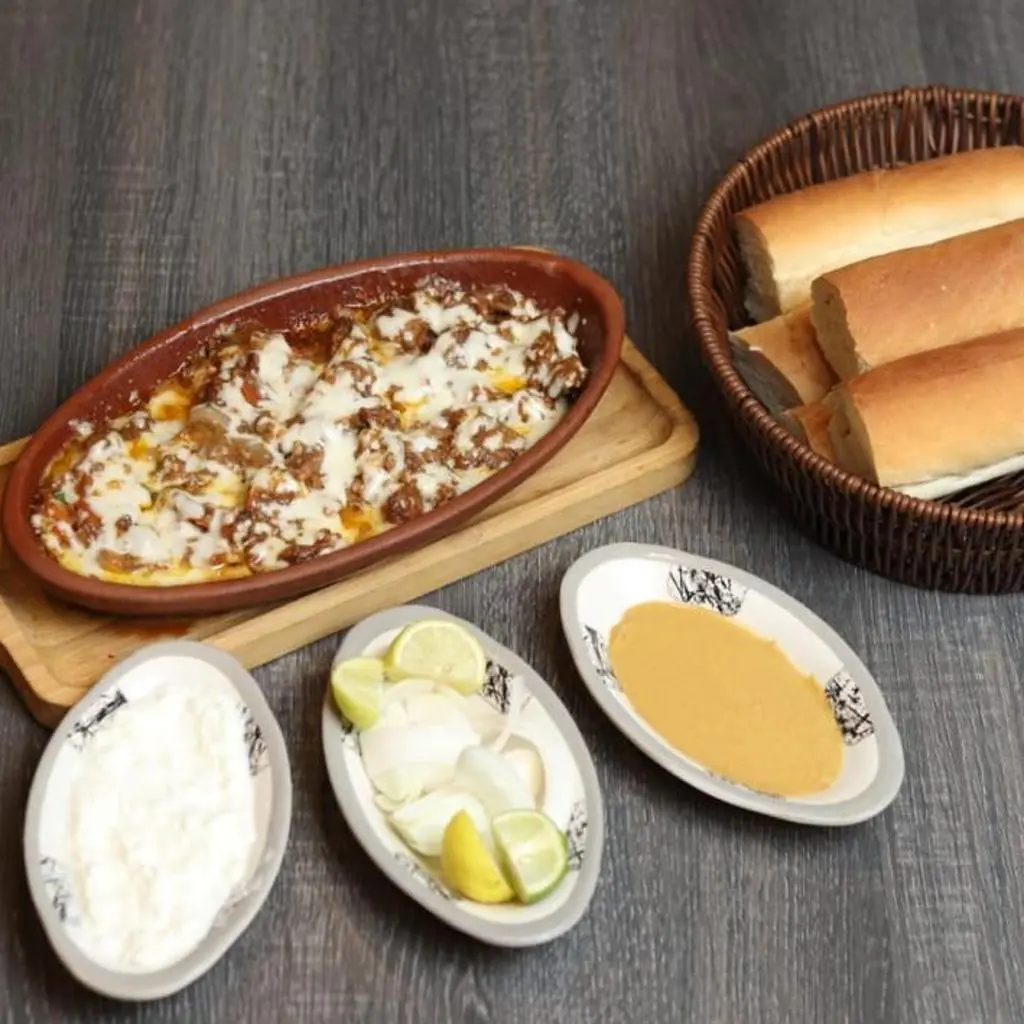 مدفون لحم جبنة